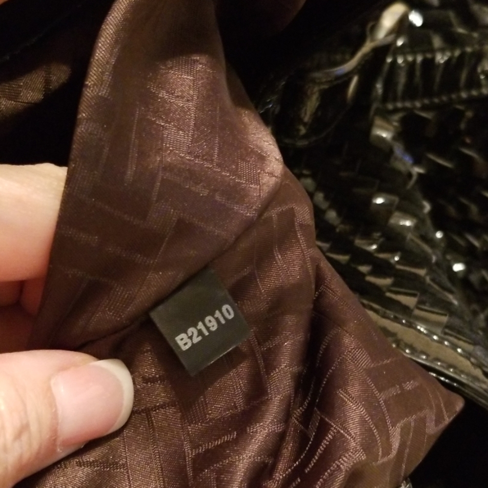 Cole Haan Genevieve Weave Large Triangle T… - Picture 5 of 8